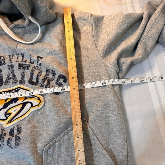 Old Time Hockey Hoodie Small Gray NHL Causeway Collection Nashville Predators 98 - Picture 8 of 9